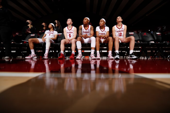 022722_WBB_Team_Vanderbilt_SL0072